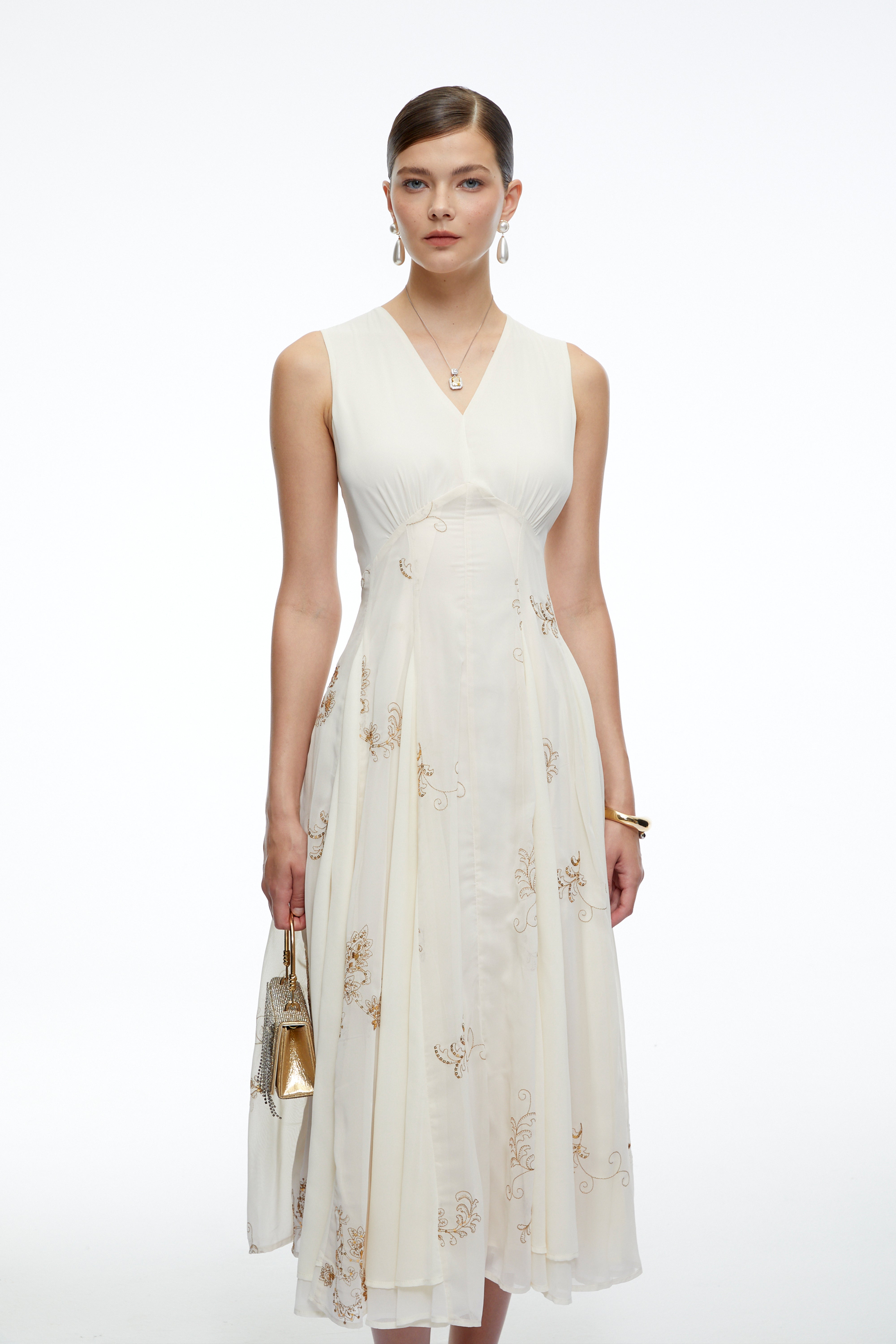 Sorrel White Floral Embroidered Midi Dress
