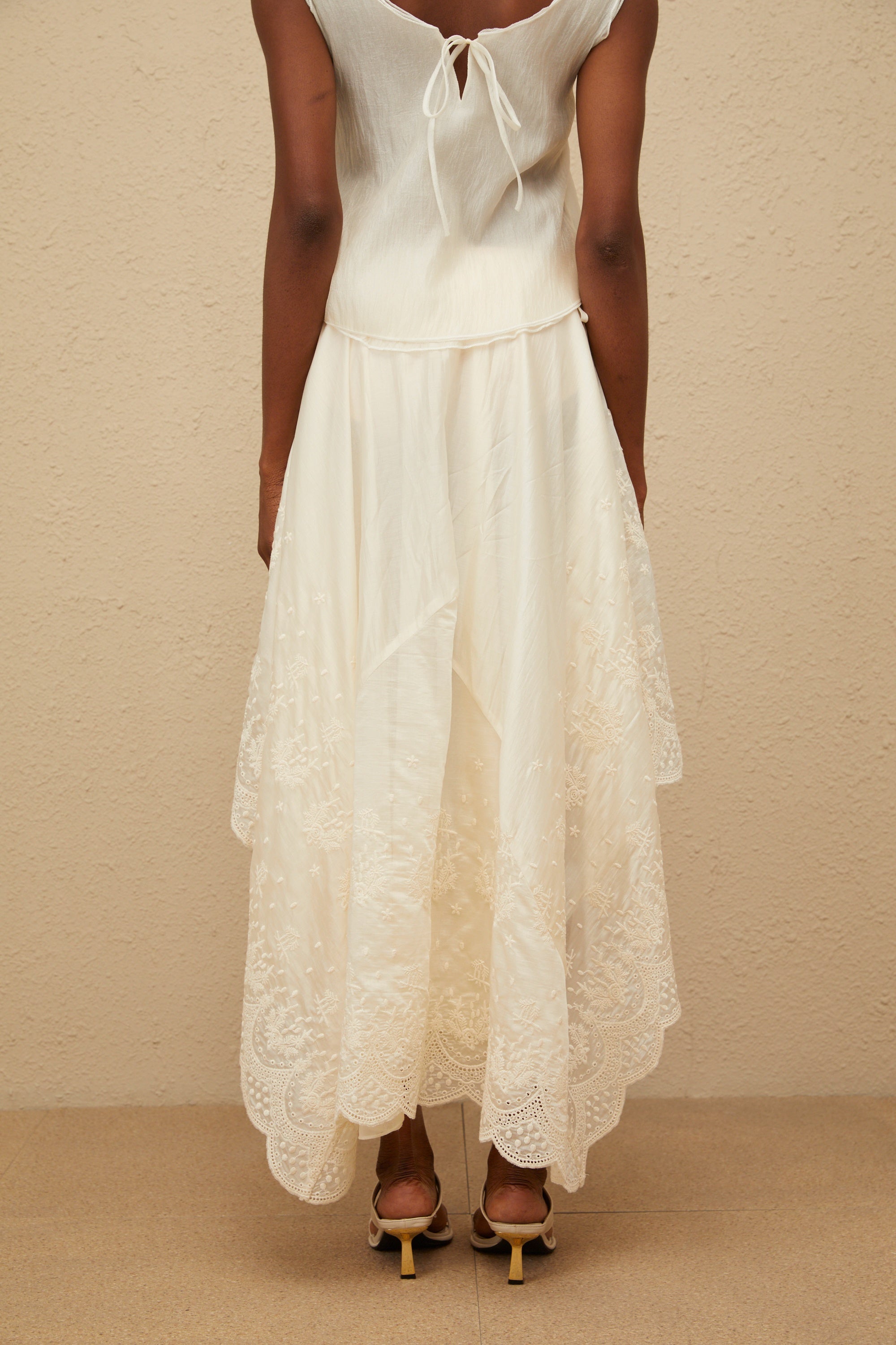 Éthérée Neutral Lace Trim Top & Skirt Set (Final Sale-US Only)