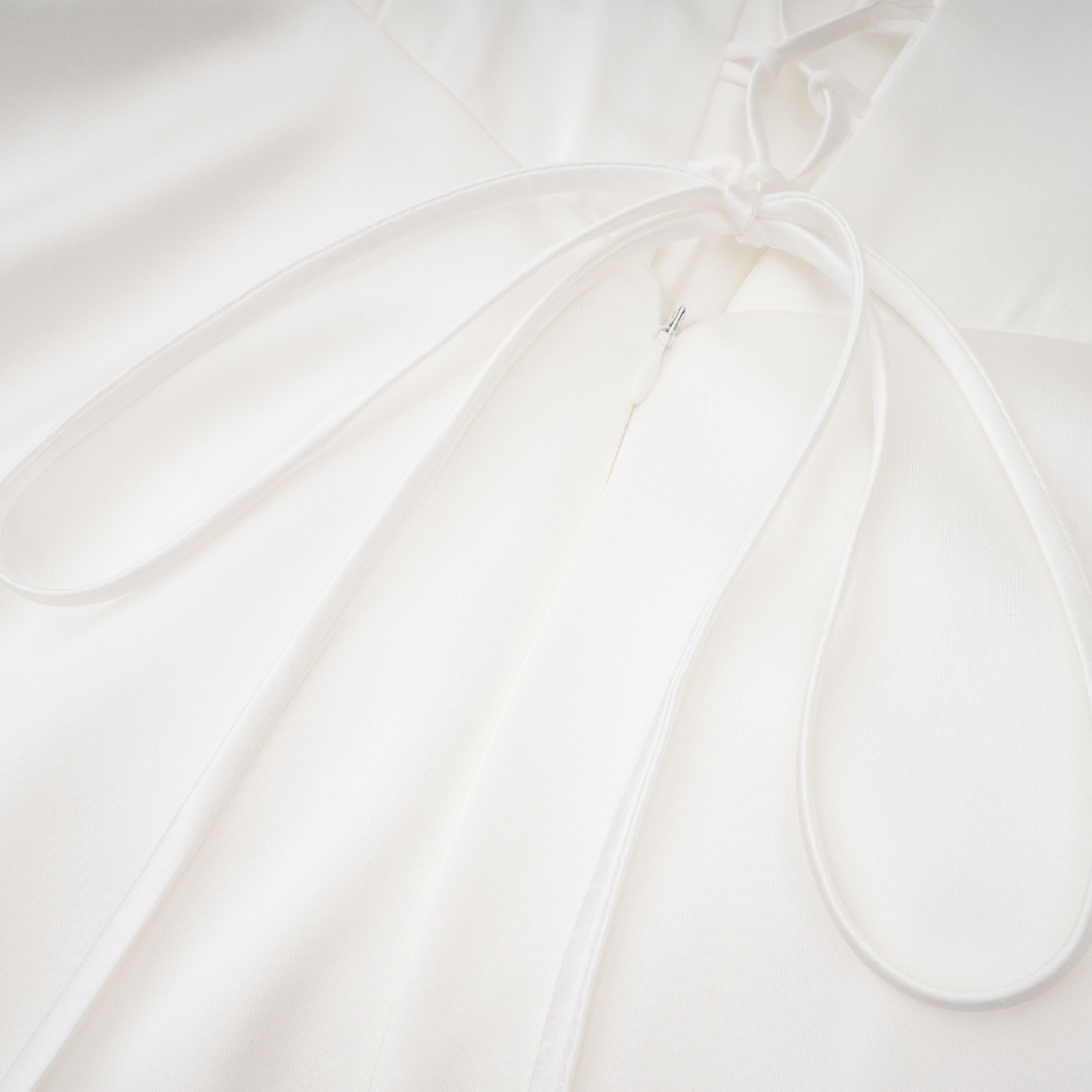 Víctor White Off-Shoulder Lace Panel Maxi Dress (Final Sale)
